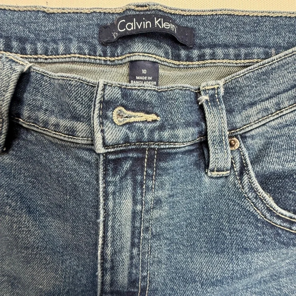 Calvin Klein Women High‎ Rise Straight Leg JeanMedium Wash Blue Size 10 CJMB4845